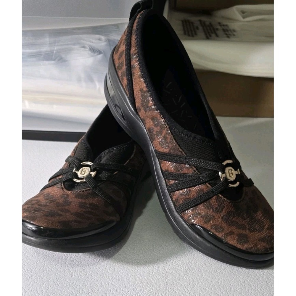 Bzees leopard‎ Rosie Slip-On Shoes size 7M